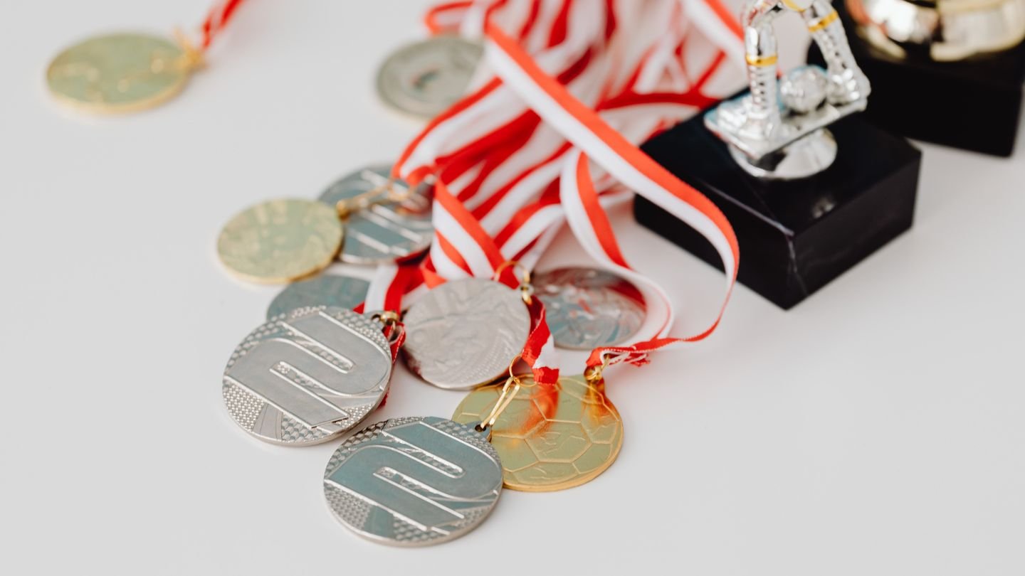 7 Tips Memilih Desain Medali Wisuda Custom yang Elegan dan Awet